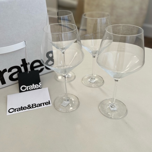 Crate & Barrel Tour Red Wine Glass Set of 4 - Picture 2 of 6